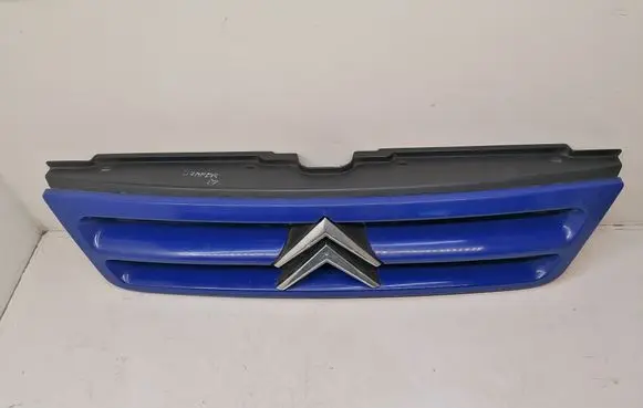 Citroen Jumper Front bumper upper radiator grill 1304699070