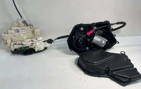 Porsche Cayenne (92A) Rear door soft close latching motor 4F0837059A 7P5839017 7P5839164