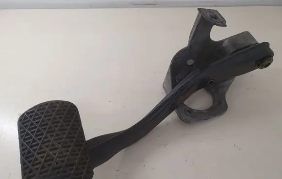 Mercedes-Benz E W211 Brake pedal A2112900719