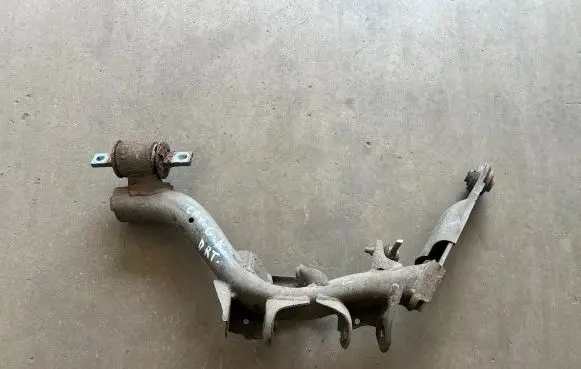 Rear upper control arm/wishbone