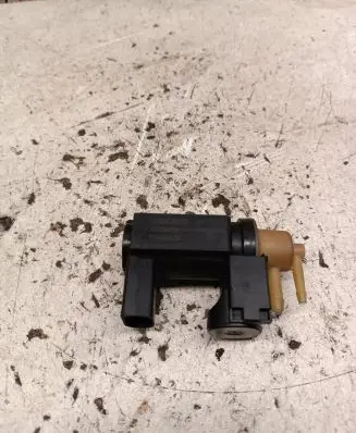Volvo S60 Turbo solenoid valve 31339808 17T021 70466400