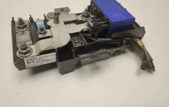 Mercedes-Benz B W246 W242 Fuse module A2465401350