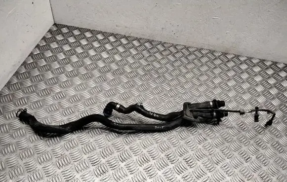 Volvo V70 Engine coolant pipe/hose 31338212