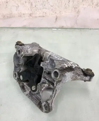 Opel Mokka B Engine mount bracket 9824312980