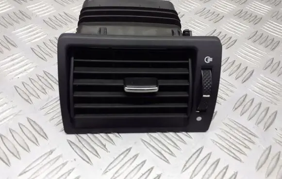 Ford Mondeo Mk III Dashboard air vent grill cover trim 