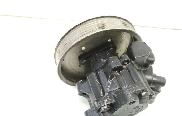 Audi A6 S6 C5 4B Power steering pump 059145255