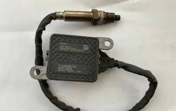Mercedes-Benz C W205 Lambda probe sensor A0009057108 SNS381A A2C1277620001