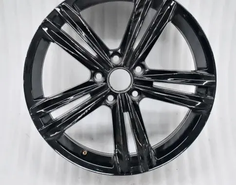 Volkswagen Tiguan R18 alloy rim 