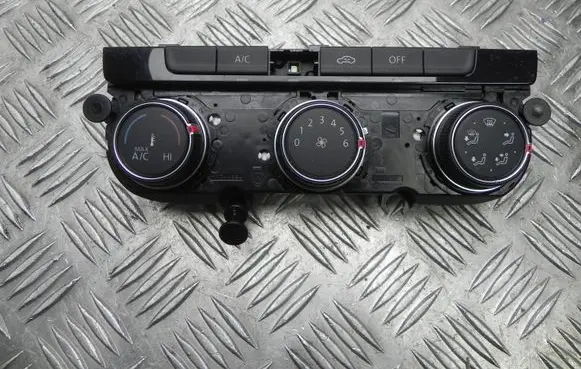 Volkswagen Golf Sportsvan Climate control unit 5G0907426T Y1094