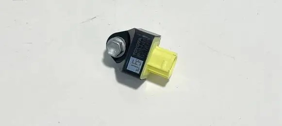 Toyota C-HR I Airbag deployment crash/impact sensor 89173F4010 38555