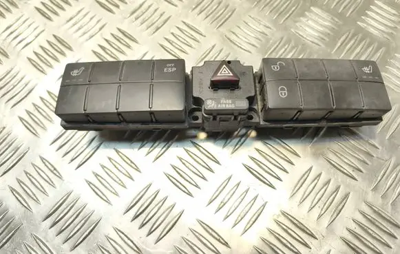 Mercedes-Benz C W203 Hazard light switch 2038707510 33635303 30061210162141