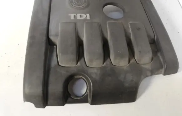 Volkswagen Touran I Engine cover (trim) 03G103925