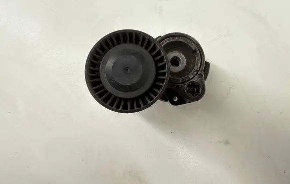 BMW 5 F10 F11 Generator/alternator belt tensioner AISI9CU3