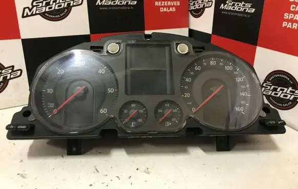 Volkswagen PASSAT B6 Speedometer (instrument cluster) 3C0920960K