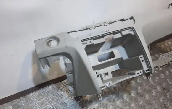 Volkswagen Routan Dashboard 1FA97TRMAB