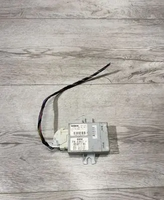 BMW 5 F10 F11 Air suspension control unit module (rear) 6799677 3714679977 004002000