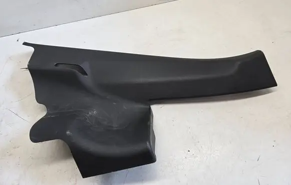 (B) pillar trim (bottom)