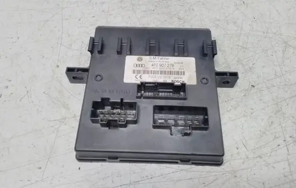 Audi Q7 4L Power management control unit 4F0907279
