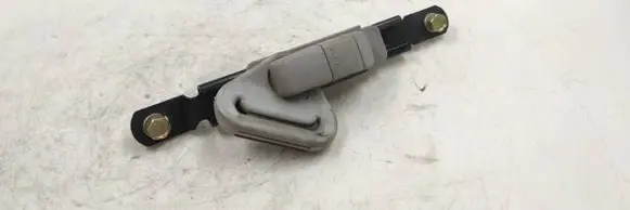 Nissan Primera Seat belt height adjuster 