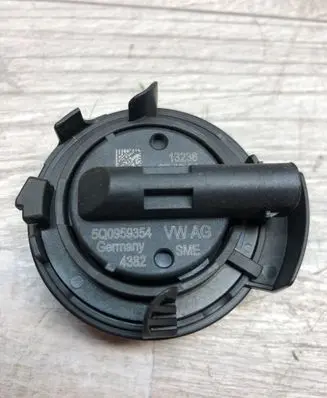 Volkswagen Golf Sportsvan Airbag deployment crash/impact sensor 5Q0959354 13238 4382
