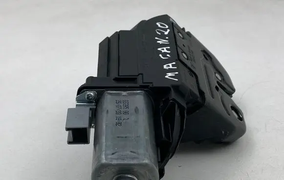 Tailgate/trunk/boot lock/catch/latch