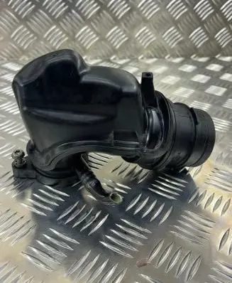 Volkswagen Polo V 6R Intake resonator 04E129656J