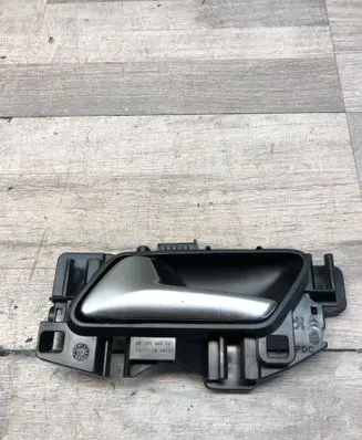 Peugeot 5008 Front door interior handle A006AB01