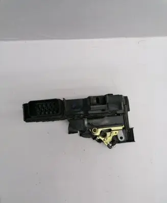 Mazda 3 I Front door lock FA11B15V