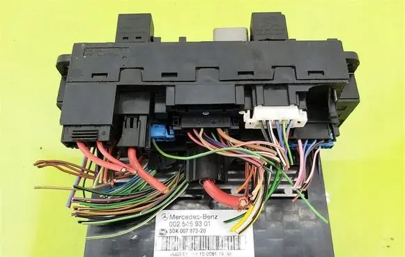 Mercedes-Benz C W203 Fuse box set 0025459301