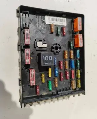 Volkswagen PASSAT B6 Fuse box set 3C0937125 63592777