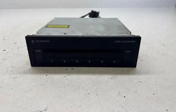 Volkswagen Touran I CD/DVD changer 1T0035110