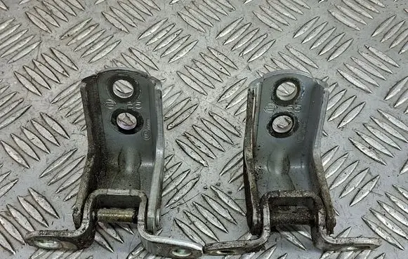 Nissan X-Trail T32 Front door hinge set 