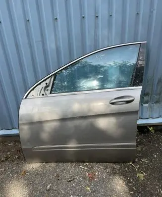 Mercedes-Benz R W251 Front door F1466