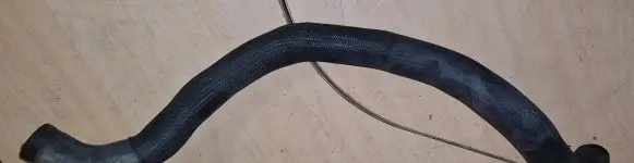 Volvo V70 Engine coolant pipe/hose 08671395