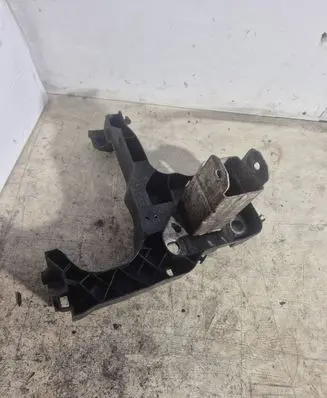 Renault Megane II Front bumper mounting bracket 8200137495 43194