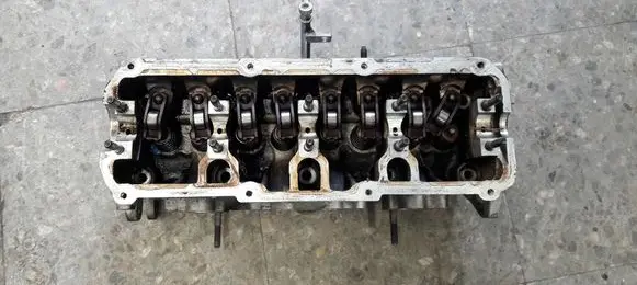 Volkswagen Jetta III Engine head 06b103373t
