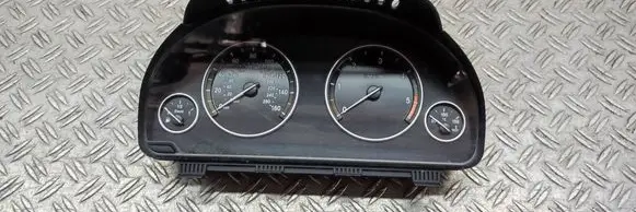 Speedometer (instrument cluster)