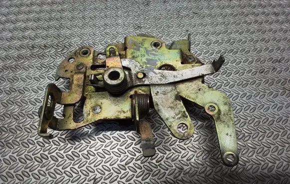 Mercedes-Benz Sprinter W901 W902 W903 W904 Sliding door lock 9017301335