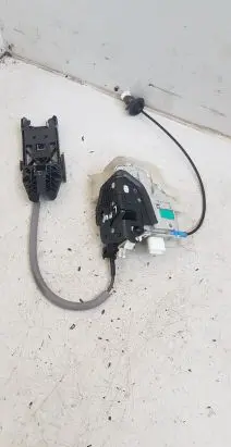 Audi A3 S3 8V Front door lock 8X1837015C