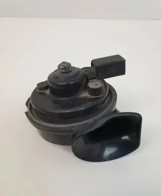 Audi A4 S4 B6 8E 8H Horn signal 8E0951223