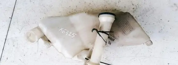 Windshield washer fluid reservoir/tank