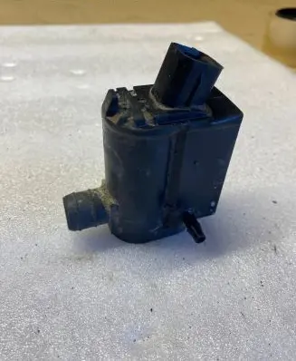 Hyundai Santa Fe Windscreen/windshield washer pump 9851026100