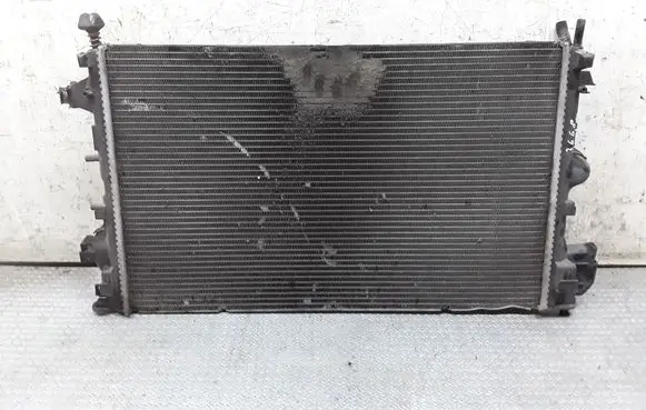 Opel Vectra C Coolant radiator 13196477