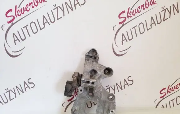 Renault Express Generator/alternator bracket 117105158R