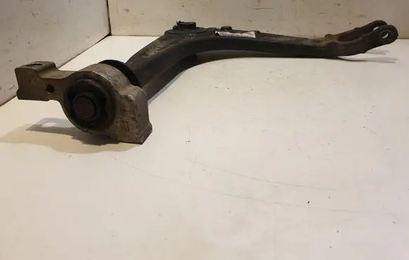 Peugeot 407 Front lower control arm/wishbone 7AAA01