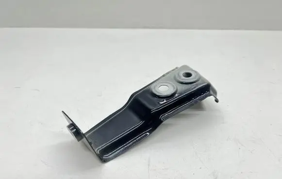 BMW X5 G05 Fender mounting bracket 7418218 741821807