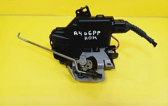 Audi A4 S4 B6 8E 8H Front door lock 
