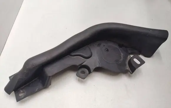 BMW 2 G42 Other engine bay part 11073810 8497749