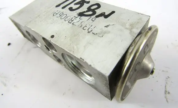 Peugeot 4007 Air conditioning (A/C) expansion valve 