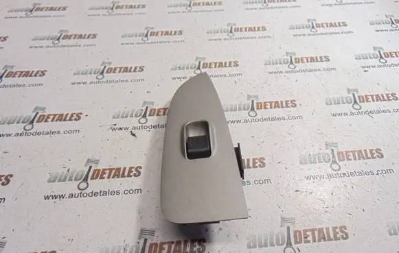 Honda CR-V Electric window control switch 83711SCAAG010M1